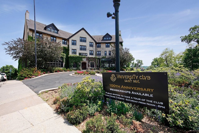 598 Summit Ave Unit 1, Saint Paul, MN 55102 - exterior view