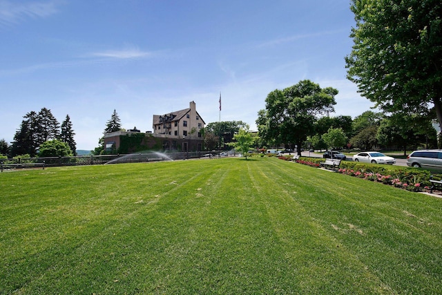 598 Summit Ave Unit 1, Saint Paul, MN 55102 - view of yard