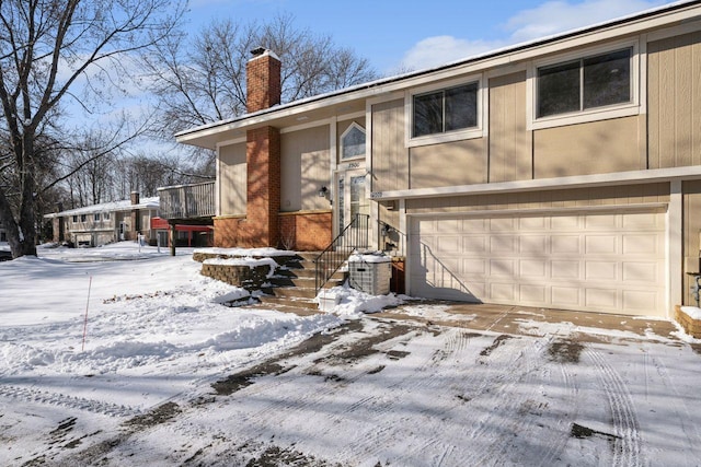 view of front of home featuring a garage