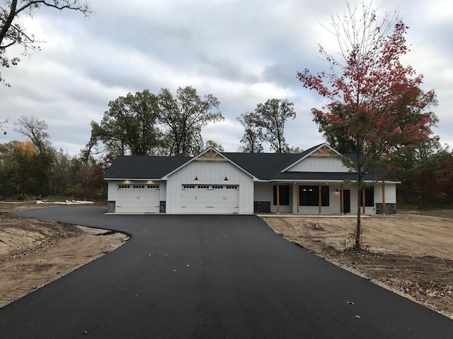 view of front of home featuring a garage