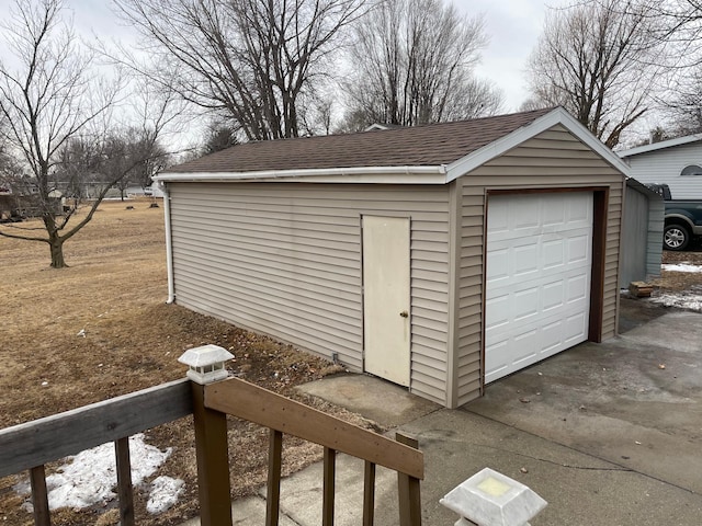 view of detached garage