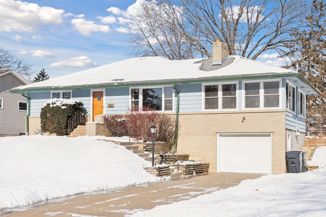 view of front of house featuring a garage