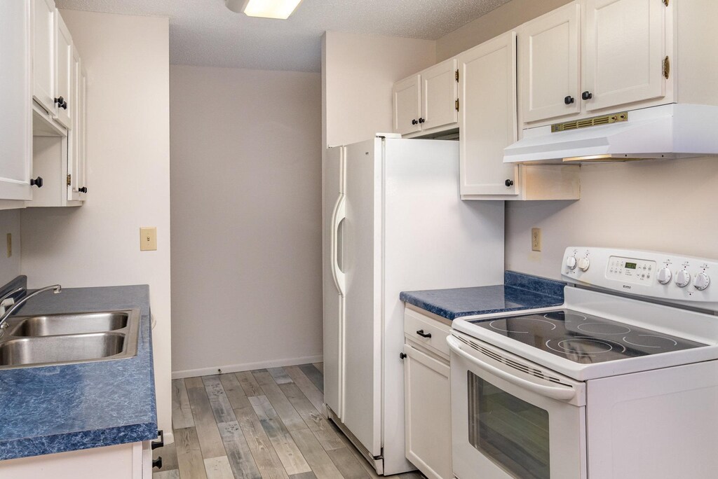 401 Burnsville Pkwy Unit 203, Burnsville, MN 55337 - photo 1