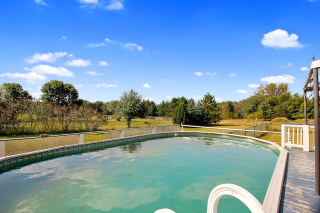 view of swimming pool