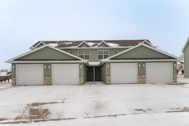 view of front facade featuring a garage