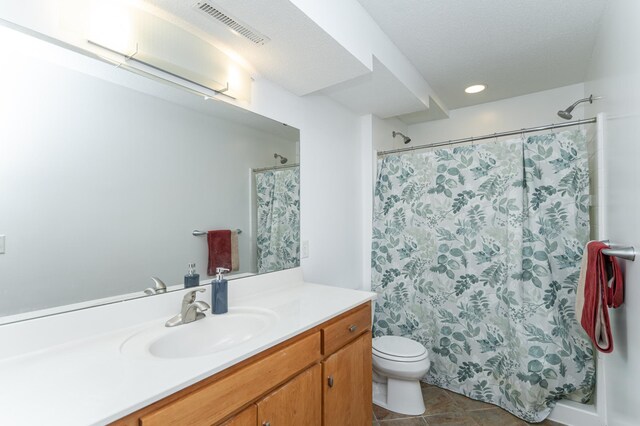5078 Nicklaus Dr NW, Rochester, MN 55901 - full bath with vanity, tile patterned flooring, a shower with shower curtain, and recessed lighting