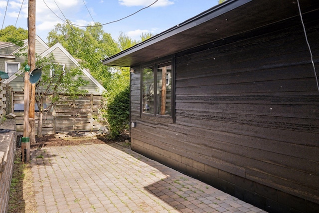 651 Sue Pl, Saint Paul, MN 55116 - view of patio