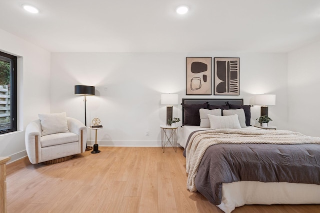 651 Sue Pl, Saint Paul, MN 55116 - bedroom featuring baseboards, light wood-style floors, and recessed lighting