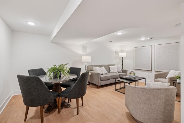 651 Sue Pl, Saint Paul, MN 55116 - dining room featuring light wood-type flooring, baseboards, and recessed lighting