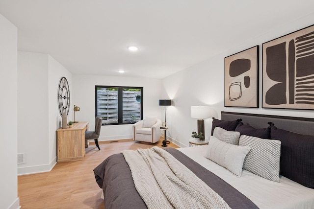 651 Sue Pl, Saint Paul, MN 55116 - bedroom featuring light wood-style floors, baseboards, and recessed lighting