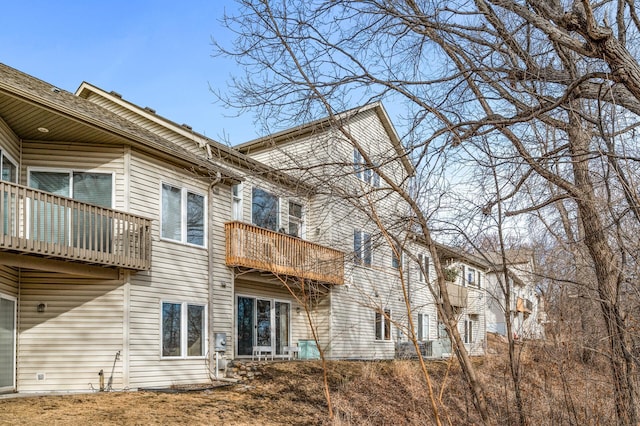 1426 Mcandrews Rd E Unit 30, Burnsville, MN 55337 - back of house with a balcony