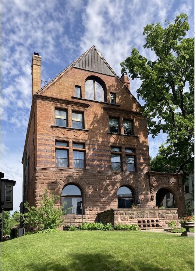 251 Summit Ave Unit 3, Saint Paul, MN 55102 - view of building exterior