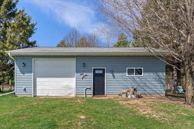 view of detached garage