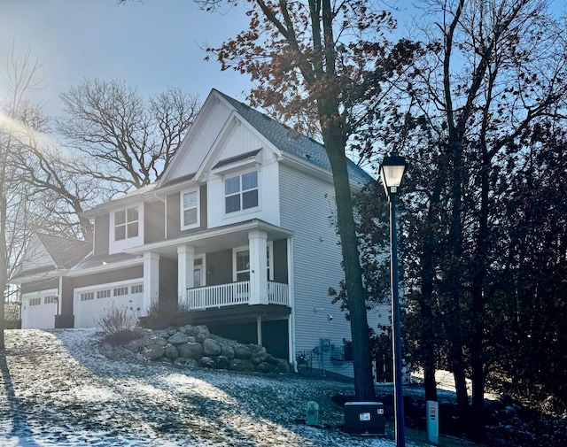 view of front of property featuring a garage