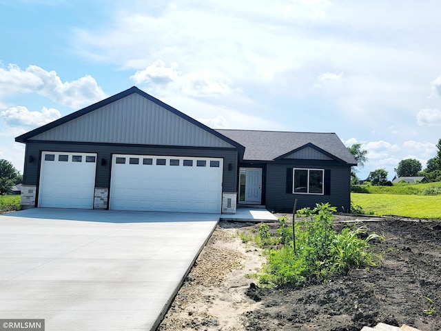 view of front facade with a garage