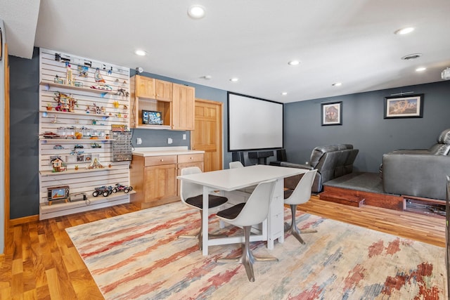 dining area featuring light wood-type flooring, visible vents, and recessed lighting