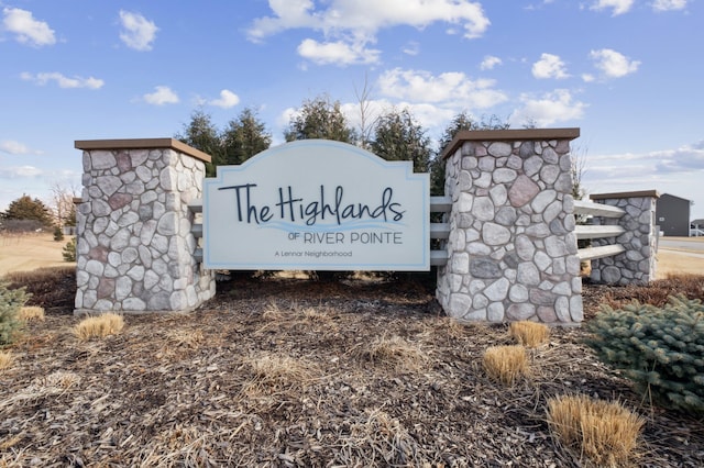 view of community / neighborhood sign