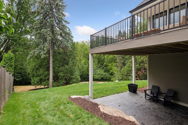 view of yard with a patio area