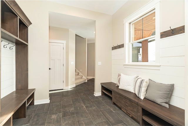 771 Zumbro Oaks Ln NW, Oronoco, MN 55960 - mudroom with baseboards