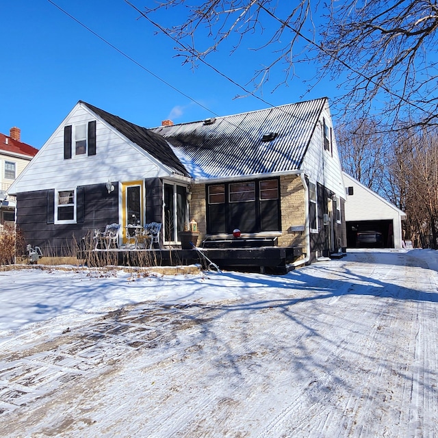 view of front of property