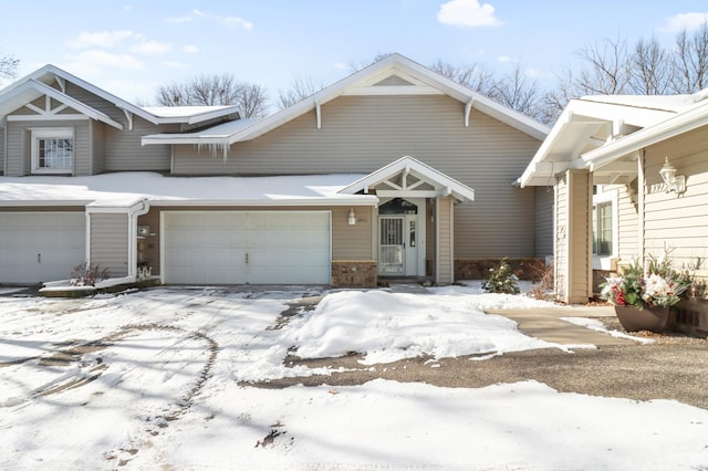 view of front facade with a garage