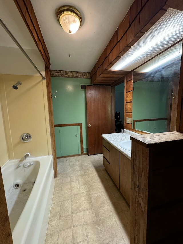 full bath with shower / bath combination and vanity