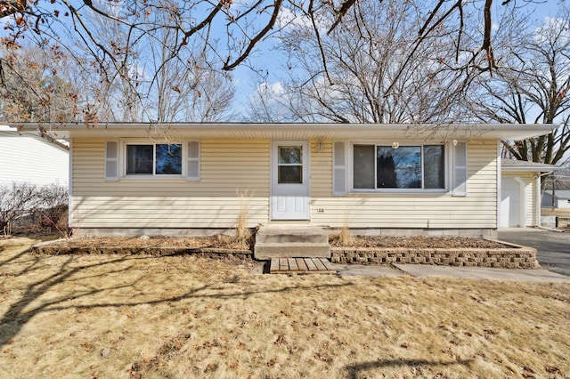 single story home featuring a garage