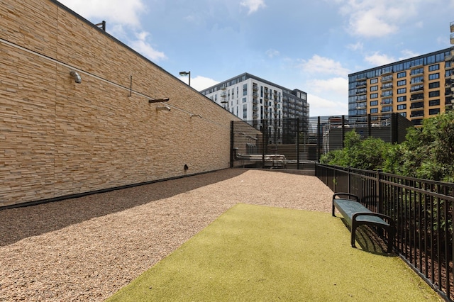 1240 2nd St Unit 704, Minneapolis, MN 55415 - view of yard