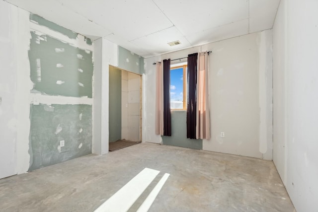 531 Depree Way, Glenwood, MN 56334 - spare room featuring concrete floors
