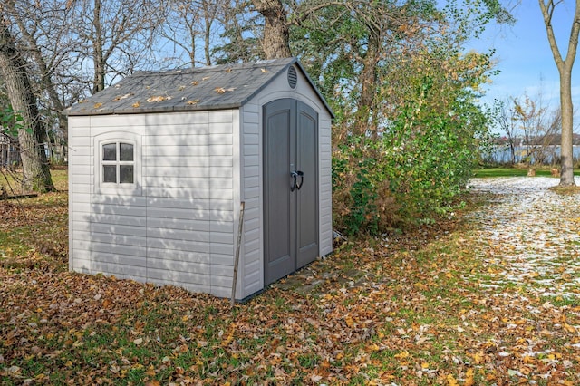 view of outbuilding