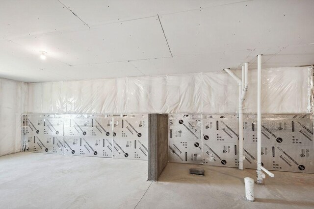 1683 Oak Creek Ct, Chaska, MN 55318 - view of basement