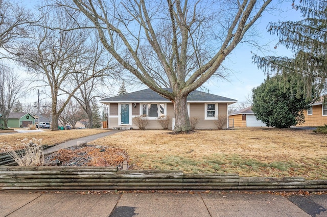 view of front of house featuring a front yard