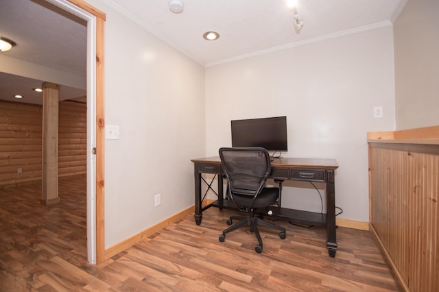 8075 211th Ave NW, Nowthen, MN 55330 - office featuring wood finished floors, baseboards, crown molding, and recessed lighting
