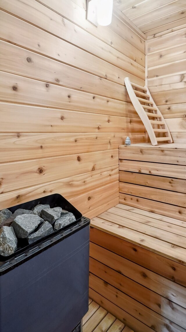 view of sauna / steam room