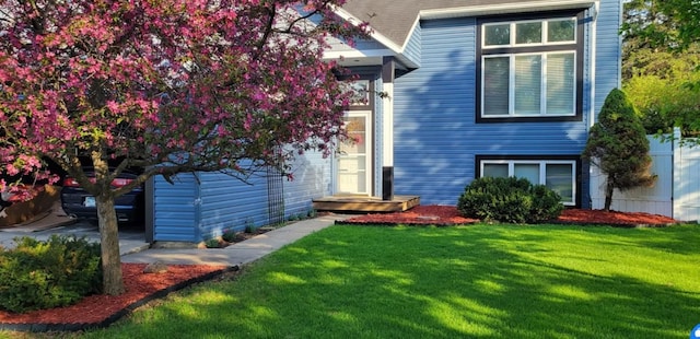 view of front of house with a front yard
