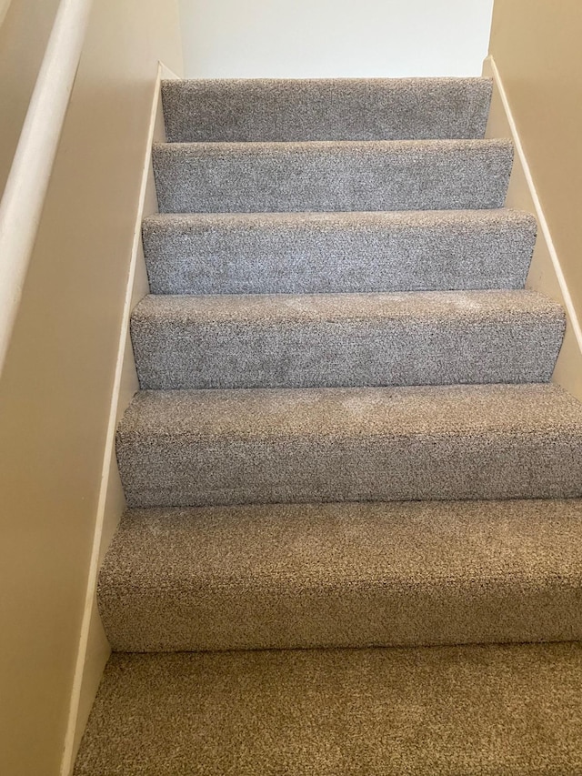 602 Cortland Ln SW, Rochester, MN 55902 - view of stairway
