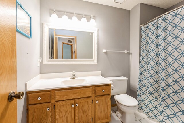 2752 Autumnwood Ln, Minnetonka, MN 55305 - bathroom with vanity and a shower with shower curtain