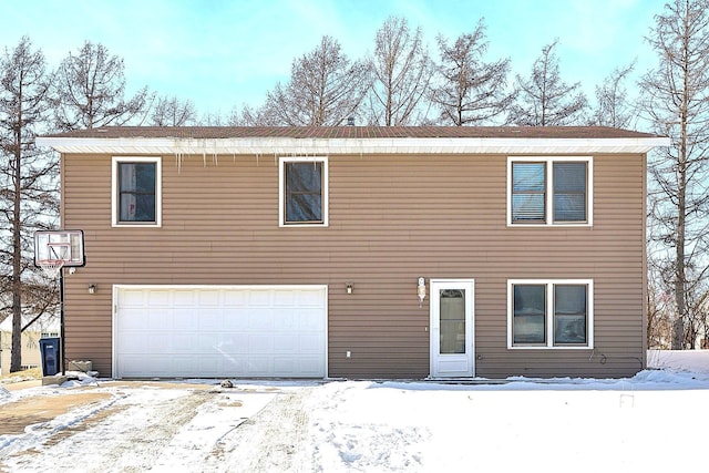 view of front facade featuring a garage