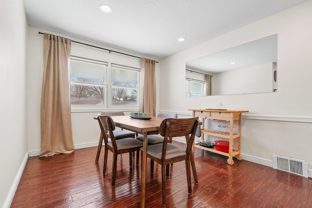 dining space featuring visible vents, recessed lighting, baseboards, and wood finished floors