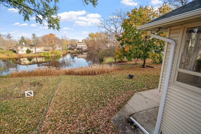 view of yard with a water view