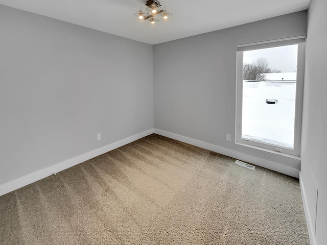 1447 Juliet Ave, Saint Paul, MN 55105 - unfurnished room with carpet and baseboards