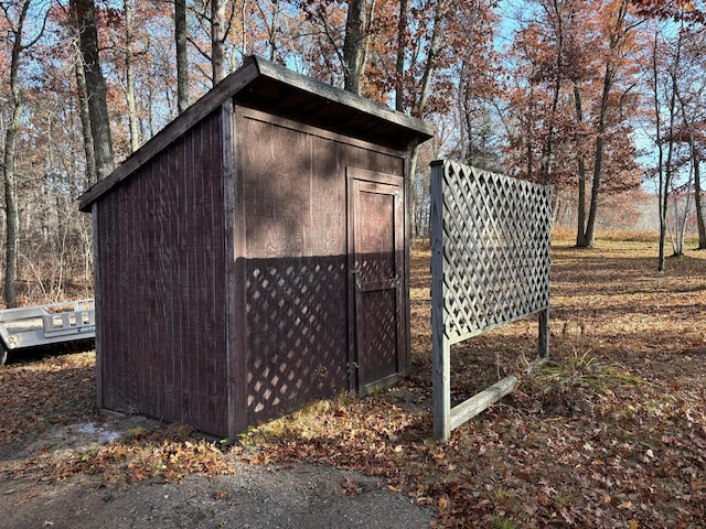 view of outdoor structure