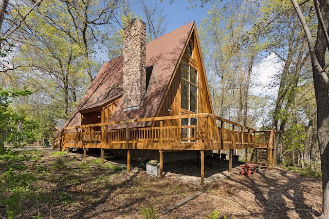 231 Kenwood St, Mahtomedi, MN 55115 - back of property featuring a deck