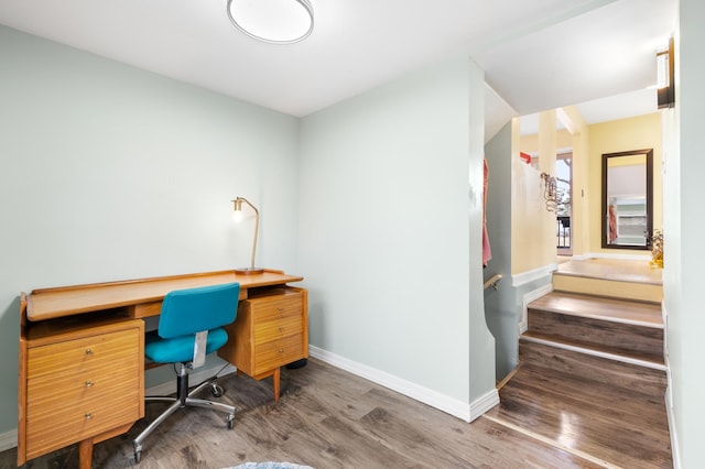 949 9th Ave SE, Rochester, MN 55904 - office space featuring wood finished floors and baseboards