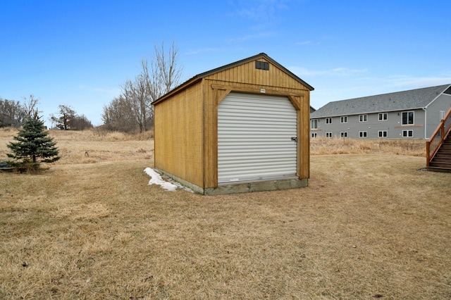 view of outdoor structure with an outbuilding