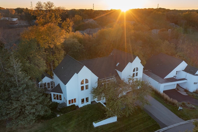 view of aerial view at dusk