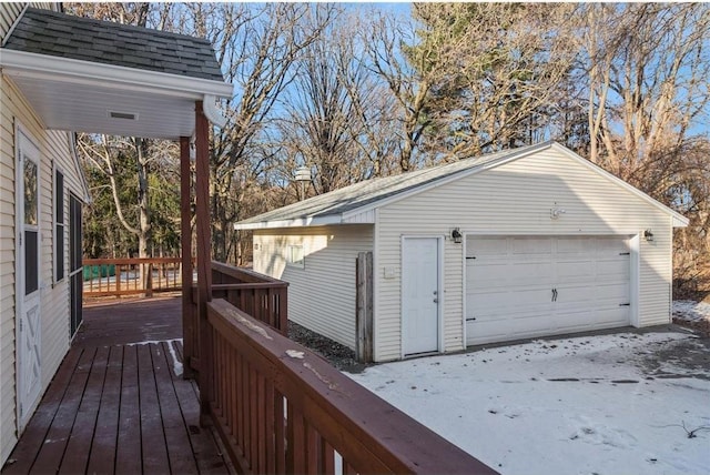 view of detached garage