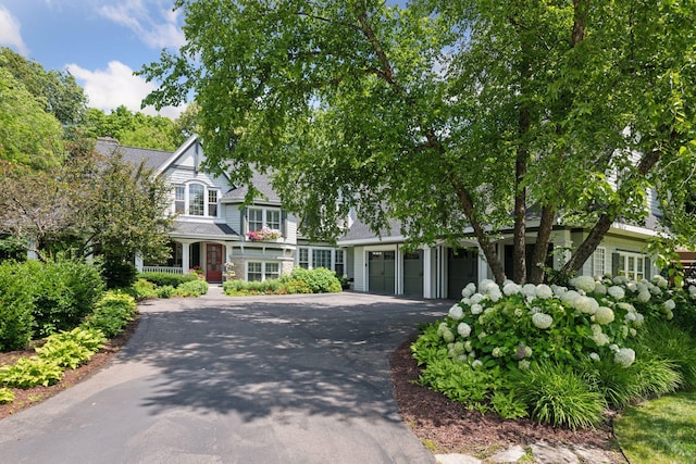 view of front of house with driveway and an attached garage