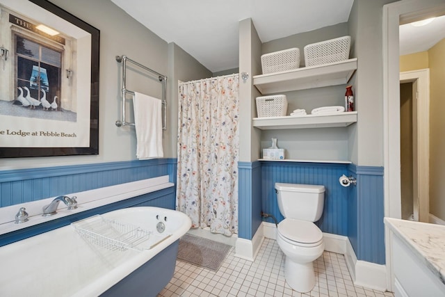 1001 Humboldt Ave W, Saint Paul, MN 55118 - full bath with toilet, wainscoting, a shower with shower curtain, and vanity