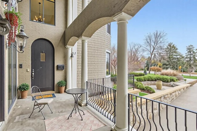 view of exterior entry featuring stucco siding